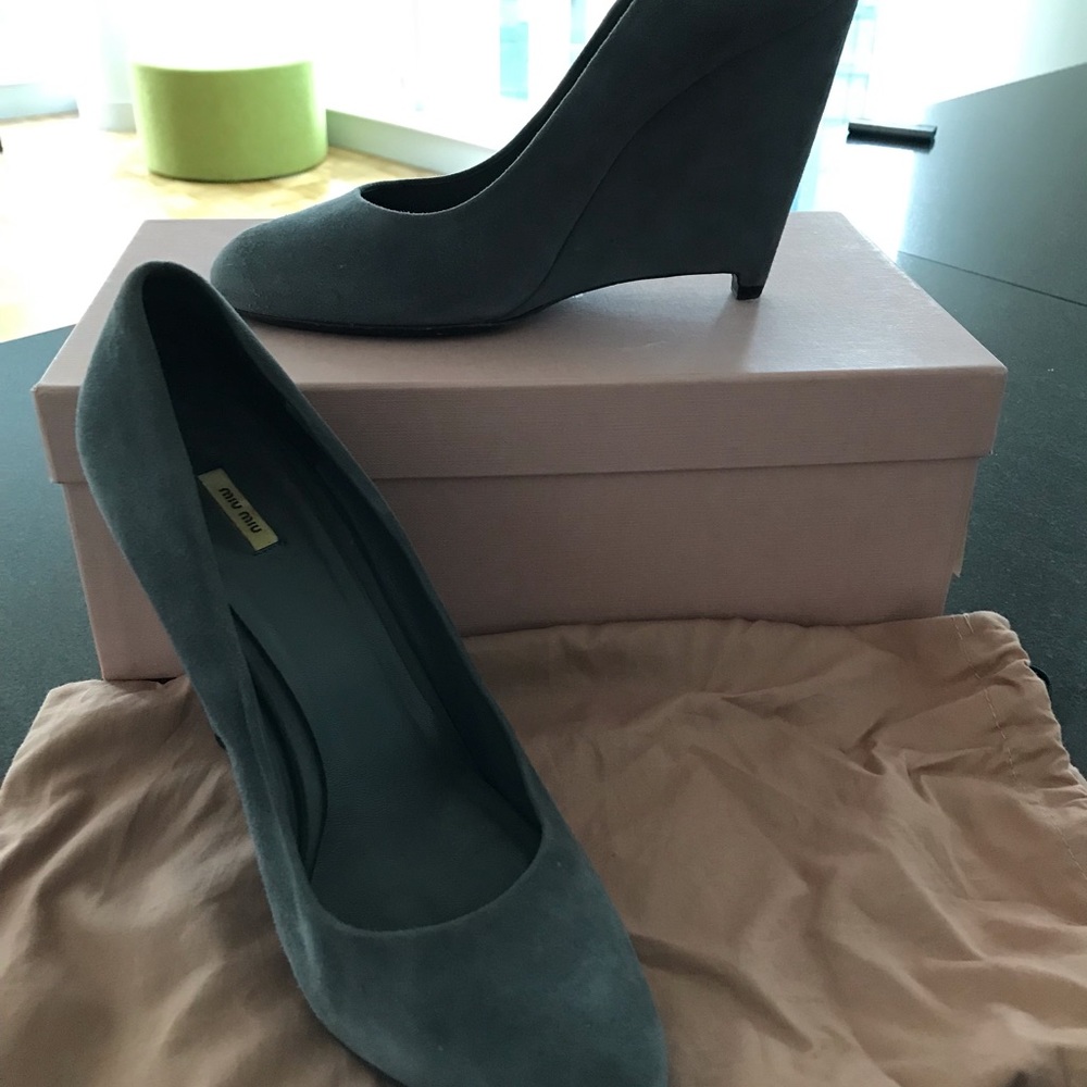 Miu mui greu suede heels